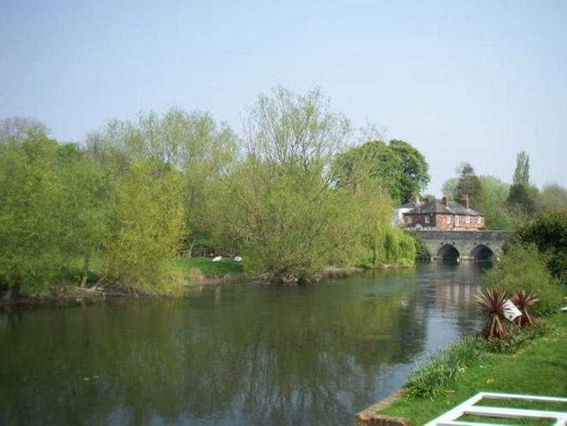 The Legacy Rose & Crown Hotel Salisbury Exterior foto